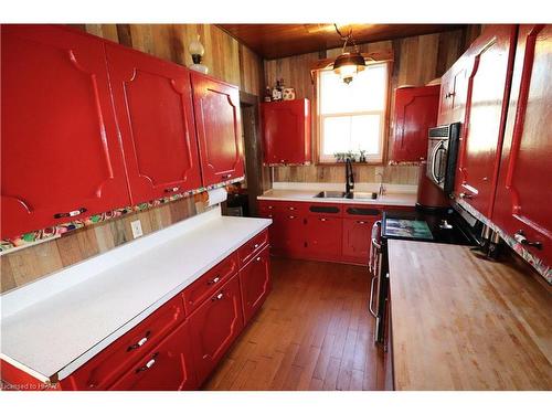 85042 Bluewater Highway, Ashfield-Colborne-Wawanosh, ON - Indoor Photo Showing Kitchen With Double Sink