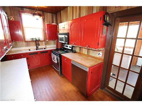 85042 Bluewater Highway, Ashfield-Colborne-Wawanosh, ON - Indoor Photo Showing Kitchen With Double Sink