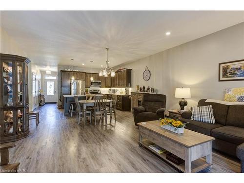 58-375 Mitchell Road South, Listowel, ON - Indoor Photo Showing Living Room