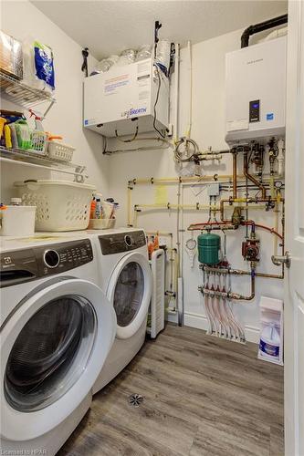 58-375 Mitchell Road South, Listowel, ON - Indoor Photo Showing Laundry Room