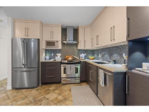 30 Biehn Drive, Kitchener, ON - Indoor Photo Showing Kitchen With Stainless Steel Kitchen