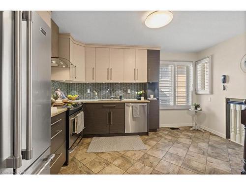 30 Biehn Drive, Kitchener, ON - Indoor Photo Showing Kitchen With Stainless Steel Kitchen