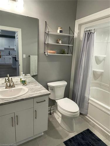 104 Ridgewood Crescent, St. Marys, ON - Indoor Photo Showing Bathroom