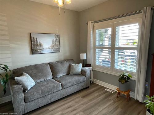 104 Ridgewood Crescent, St. Marys, ON - Indoor Photo Showing Living Room