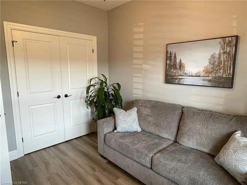 104 Ridgewood Crescent, St. Marys, ON - Indoor Photo Showing Living Room