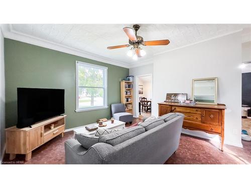 179 Bayfield Road, Goderich, ON - Indoor Photo Showing Living Room