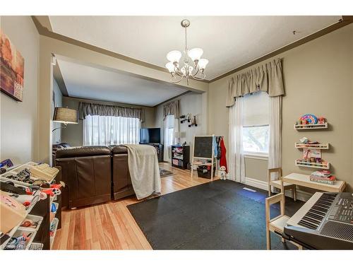 58 Broadway Street, Woodstock, ON - Indoor