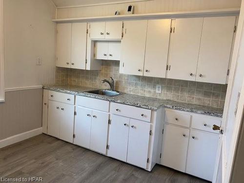 58 Broadway Street, Woodstock, ON - Indoor Photo Showing Kitchen