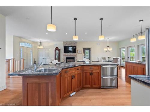 221 John Street, Harriston, ON - Indoor Photo Showing Kitchen With Upgraded Kitchen