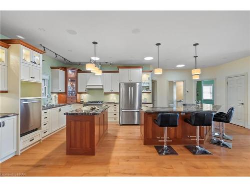 221 John Street, Harriston, ON - Indoor Photo Showing Kitchen With Upgraded Kitchen