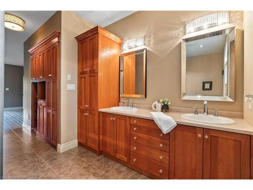 221 John Street, Harriston, ON - Indoor Photo Showing Bathroom