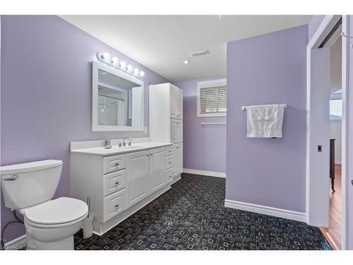 221 John Street, Harriston, ON - Indoor Photo Showing Bathroom