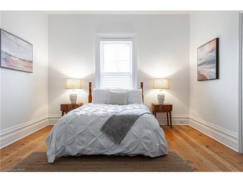 92 Wellington Street N, St. Marys, ON - Indoor Photo Showing Bedroom