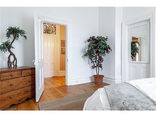 92 Wellington Street N, St. Marys, ON - Indoor Photo Showing Bedroom