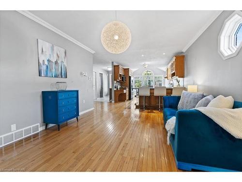 130 Mcgregor Street, Stratford, ON - Indoor Photo Showing Living Room