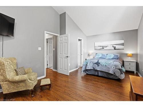 130 Mcgregor Street, Stratford, ON - Indoor Photo Showing Bedroom