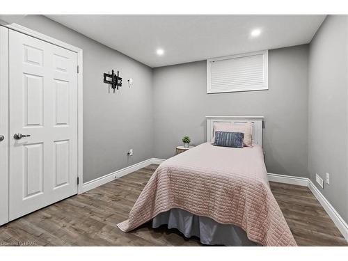 130 Mcgregor Street, Stratford, ON - Indoor Photo Showing Bedroom