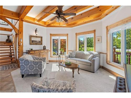 81196 Pfrimmer Road, Benmiller, ON - Indoor Photo Showing Living Room