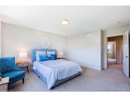 110-3025 Singleton Avenue, London, ON - Indoor Photo Showing Bedroom