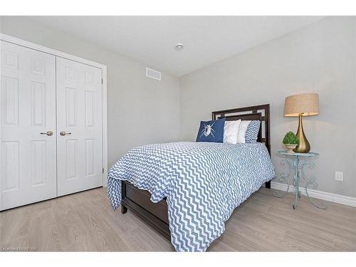 22 Blfs Vw Boulevard, Huron Haven, ON - Indoor Photo Showing Bedroom