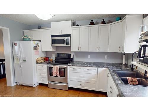 174 Charles Street, Wingham, ON - Indoor Photo Showing Kitchen With Double Sink