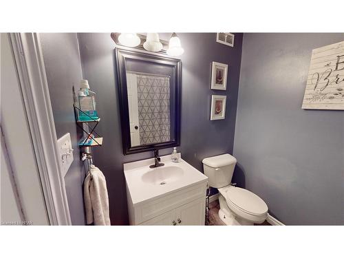 174 Charles Street, Wingham, ON - Indoor Photo Showing Bathroom