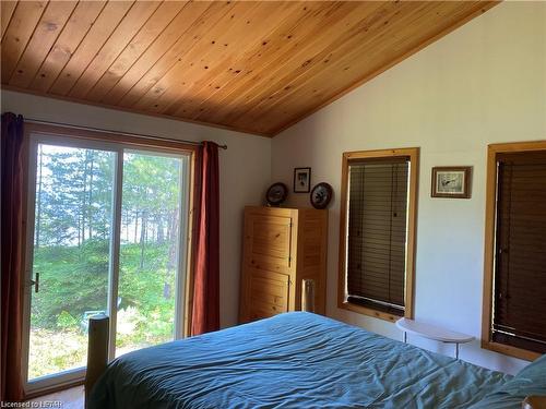 Lt25 Sandy Island, Sturgeon Falls, ON - Indoor Photo Showing Bedroom