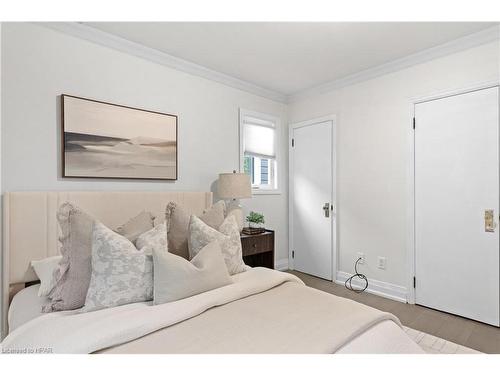 559 Chester Street, London, ON - Indoor Photo Showing Bedroom