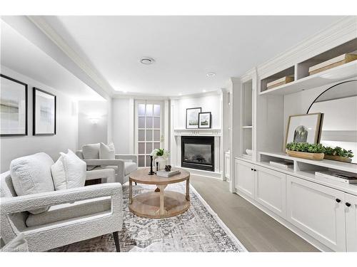 559 Chester Street, London, ON - Indoor Photo Showing Living Room With Fireplace