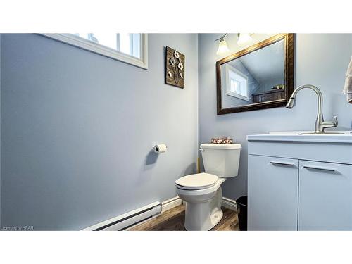 205 Blake Street W, Goderich, ON - Indoor Photo Showing Bathroom