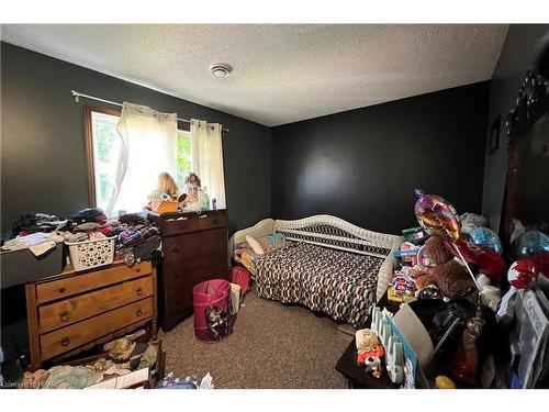 325 Maple Avenue, Stratford, ON - Indoor Photo Showing Bedroom