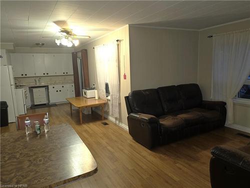 392 Burgess Street, Brussels, ON - Indoor Photo Showing Living Room