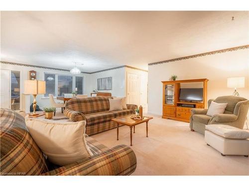 78260 Parr Line, Central Huron, ON - Indoor Photo Showing Living Room