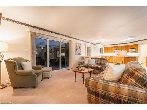 78260 Parr Line, Central Huron, ON - Indoor Photo Showing Living Room