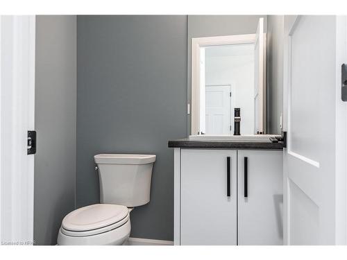 120 Glass Street, St. Marys, ON - Indoor Photo Showing Bathroom