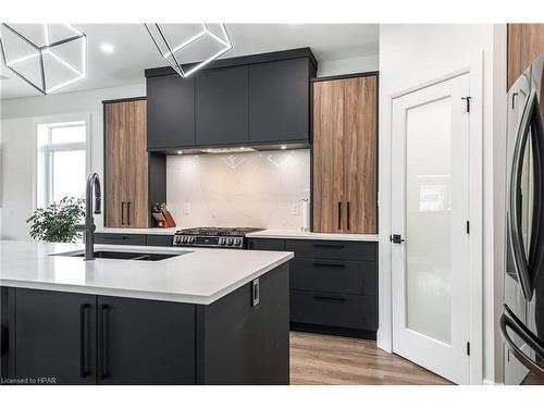 120 Glass Street, St. Marys, ON - Indoor Photo Showing Kitchen With Double Sink With Upgraded Kitchen