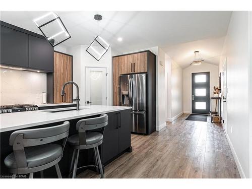 120 Glass Street, St. Marys, ON - Indoor Photo Showing Kitchen With Upgraded Kitchen