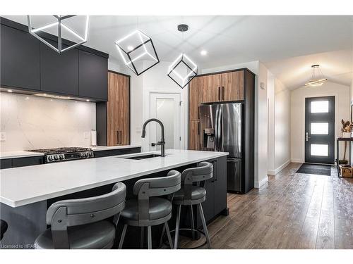 120 Glass Street, St. Marys, ON - Indoor Photo Showing Kitchen With Double Sink With Upgraded Kitchen