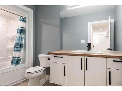 120 Glass Street, St. Marys, ON - Indoor Photo Showing Bathroom