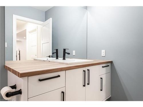 120 Glass Street, St. Marys, ON - Indoor Photo Showing Bathroom