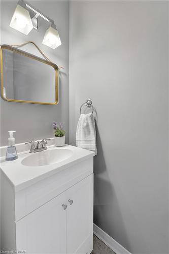 46 Shaw Valley Drive, St. Thomas, ON - Indoor Photo Showing Bathroom