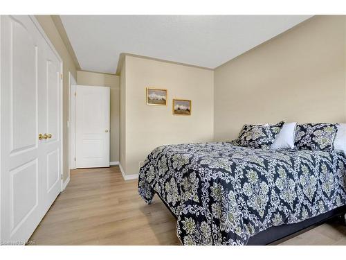 46 Shaw Valley Drive, St. Thomas, ON - Indoor Photo Showing Bedroom