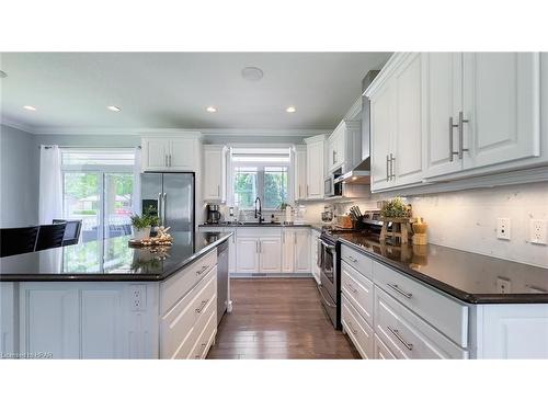 220 Spencer Street, Clinton, ON - Indoor Photo Showing Kitchen With Upgraded Kitchen