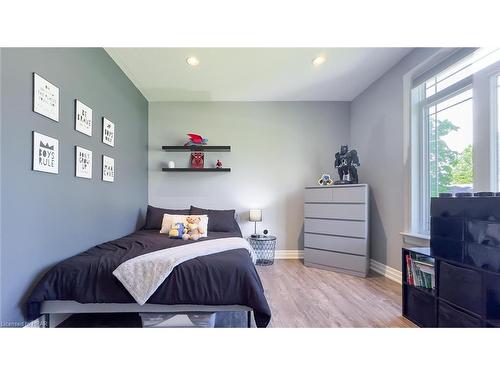 220 Spencer Street, Clinton, ON - Indoor Photo Showing Bedroom