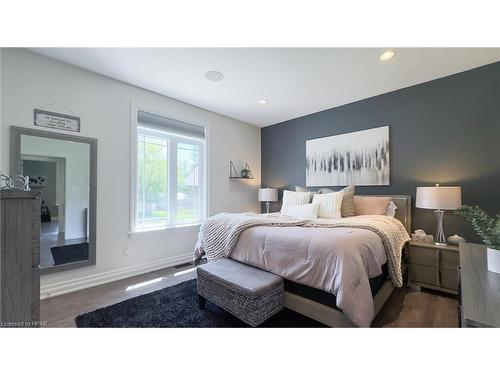 220 Spencer Street, Clinton, ON - Indoor Photo Showing Bedroom