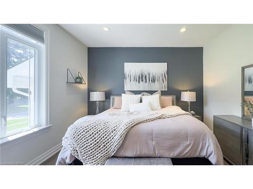 220 Spencer Street, Clinton, ON - Indoor Photo Showing Bedroom