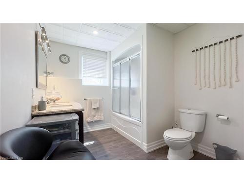 220 Spencer Street, Clinton, ON - Indoor Photo Showing Bathroom