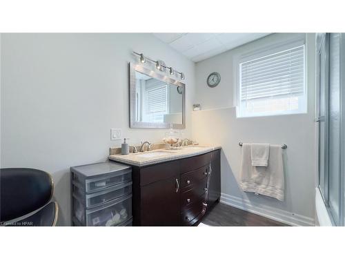 220 Spencer Street, Clinton, ON - Indoor Photo Showing Bathroom