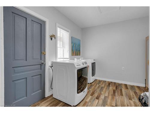 58 Mccutcheon Drive, Brussels, ON - Indoor Photo Showing Laundry Room