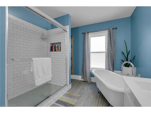 58 Mccutcheon Drive, Brussels, ON - Indoor Photo Showing Bathroom